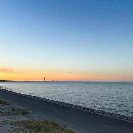 Comfort Steps From The North Sea, Cleaning Included Apartment *